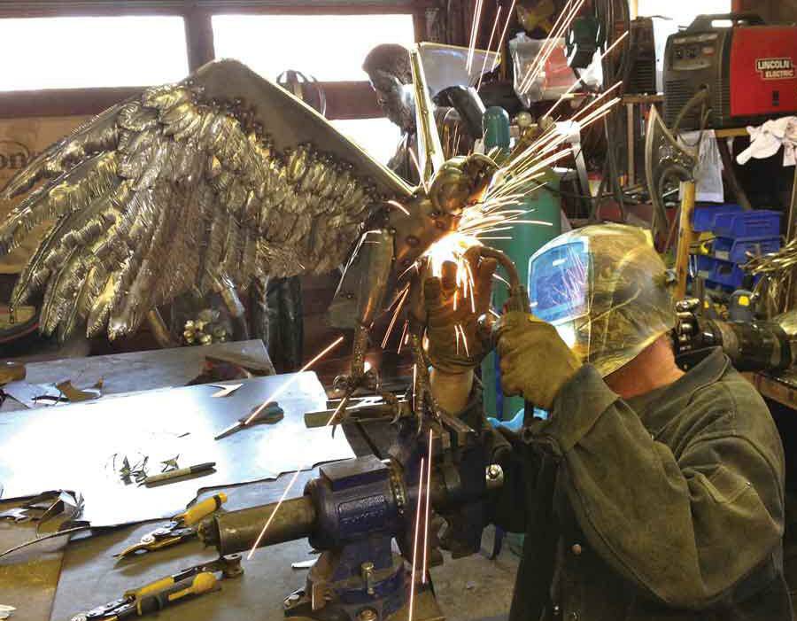 全球钣金新闻-金属制造狂：焊工制作动物的金属钣金-半岛站线体育网-半岛online(中国)